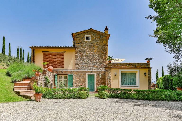 Farm with private pool, yard & barbeque — photo 4