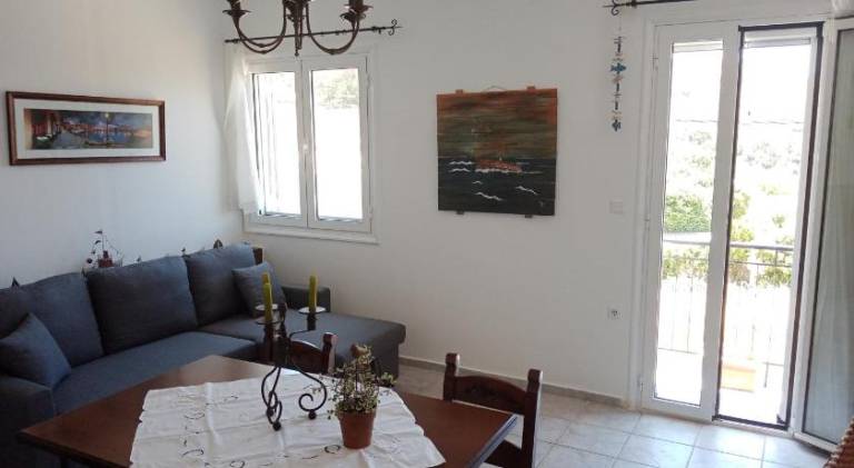 Lovely apartment with yard & patio | Pet-friendly — photo 3