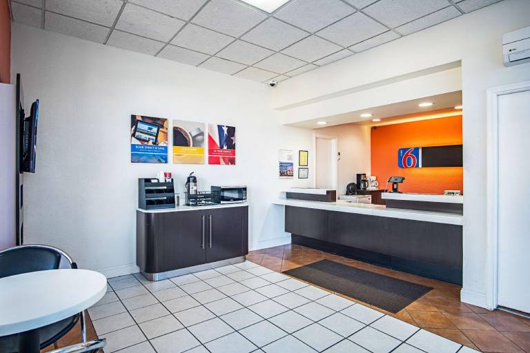 Motel 6 Manchester, TN — photo 3