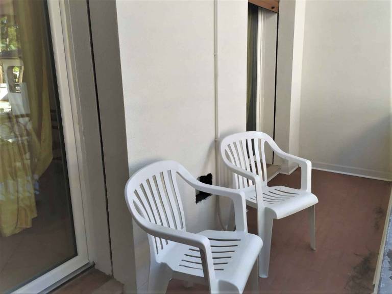 Beautiful rental apartment with pool & yard | Next to the beach | Dogs allowed — photo 4