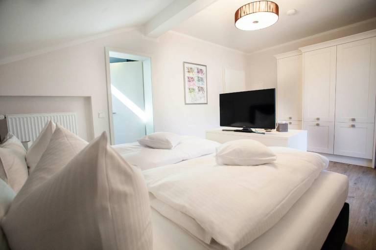 Centrally located holiday apartment in Garmisch-Partenkirchen — photo 4