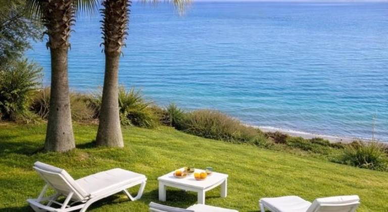 Beachfront Duplex 3-BR in Pelitkoy, Beach Access in Burhaniye