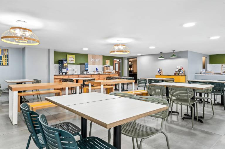 Spark by Hilton Portland Airport Maine Mall — photo 4
