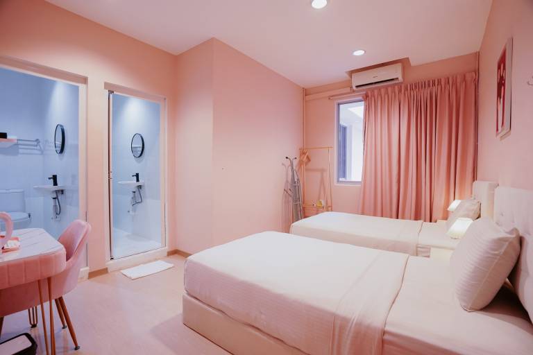Elegant Twin Escape at Pink Cabana George Town