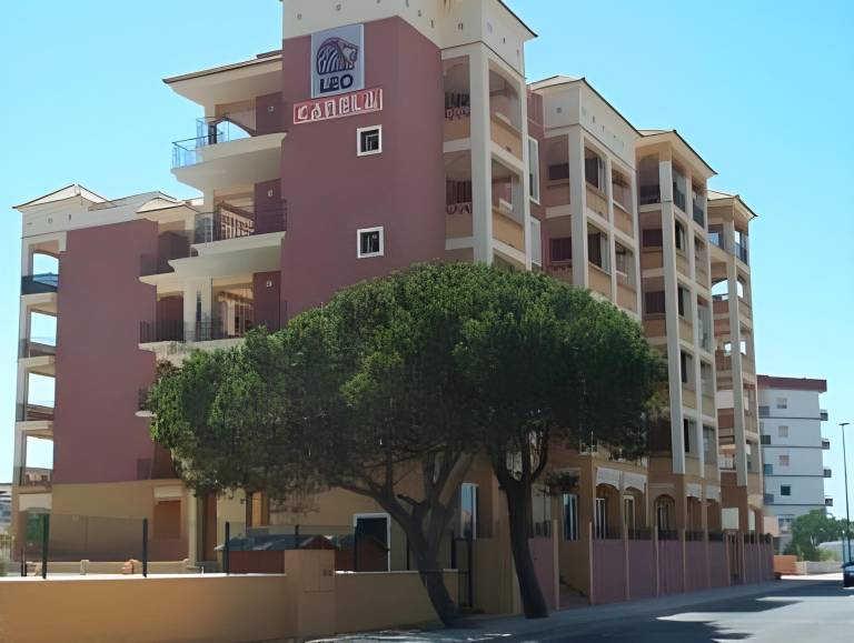 Beautiful apartment with yard, pool & patio | Next to the beach | Pets allowed in Ayamonte