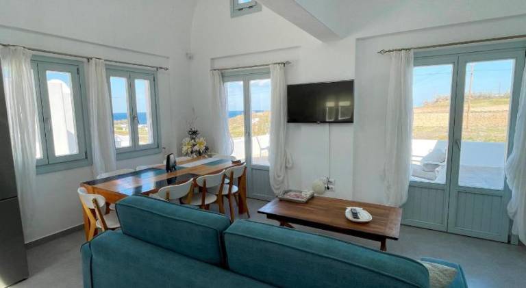 Villa with terrace, grill & private pool | Perfect for remote work — photo 2