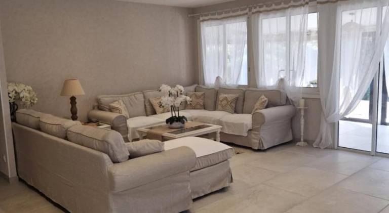 Villa with pool & jacuzzi | Pet-friendly — photo 3