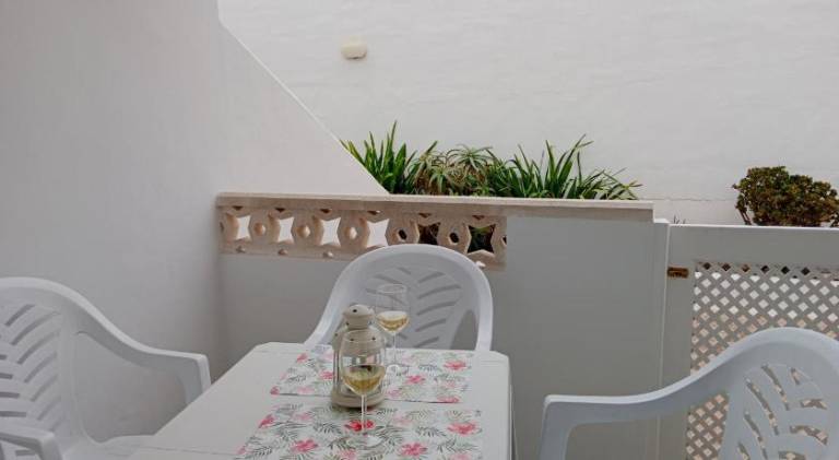 Holiday apartment with pool — photo 4