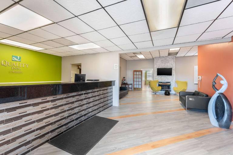 Quality Inn Fairborn near Wright Patterson AFB — photo 4