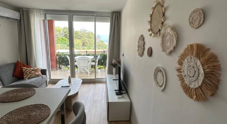 Lovely apartment with private pool, yard & patio | Dogs allowed — photo 4
