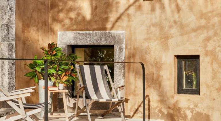 Vacation home with terrace, barbeque & private pool | Next to Fort of São Tiago | Perfect for remote work — photo 4