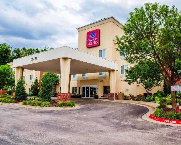 Comfort Suites Independence - Kansas City in Independence, MO