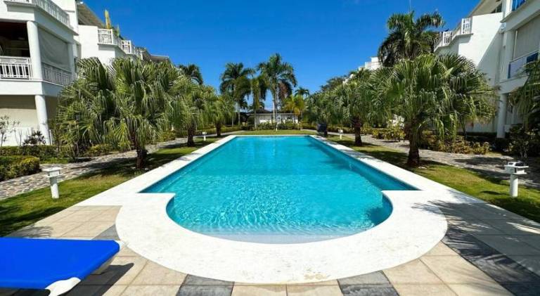 Holiday apartment with pool — photo 2