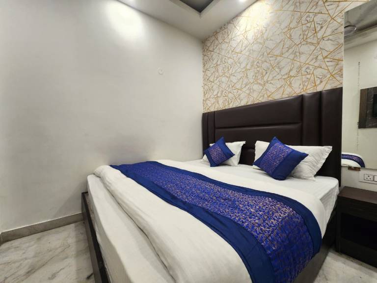 Hotel Unique International