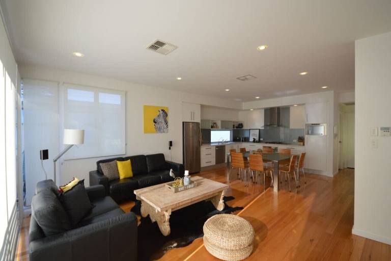 House Glenelg