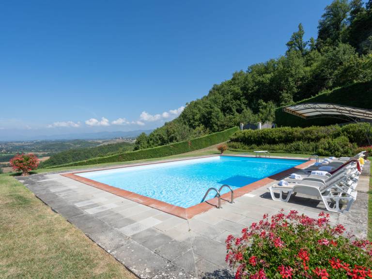 House with jacuzzi, terrace & private pool — photo 3