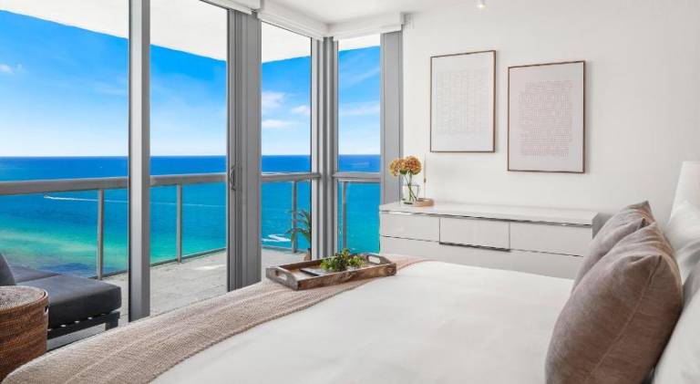Family-oriented serviced apartment with jacuzzi, garden & sauna | Near Miami Beach Botanical Garden | Beach nearby | Suitable for remote work | Pets are welcome — photo 2