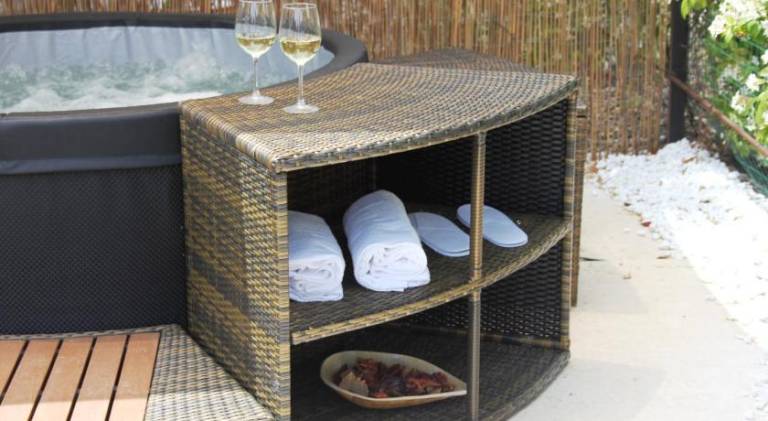 Beautiful serviced apartment with pool, BBQ & garden | Pet-friendly — photo 3