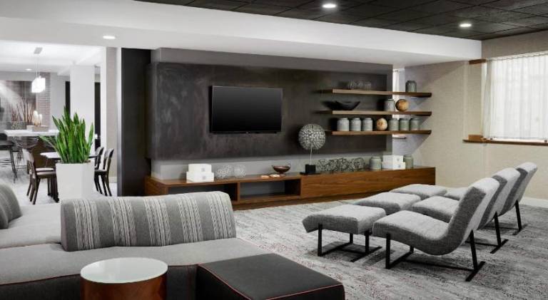 Courtyard by Marriott Milwaukee Downtown — photo 2