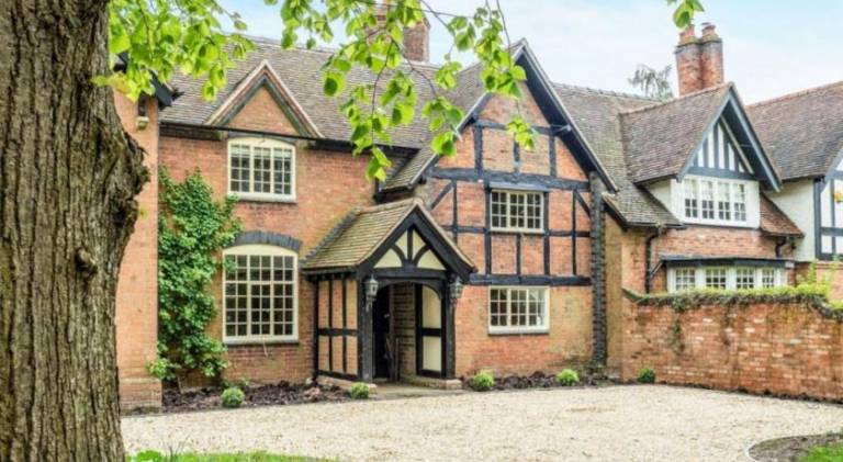 223 m&sup2; Ferienhaus