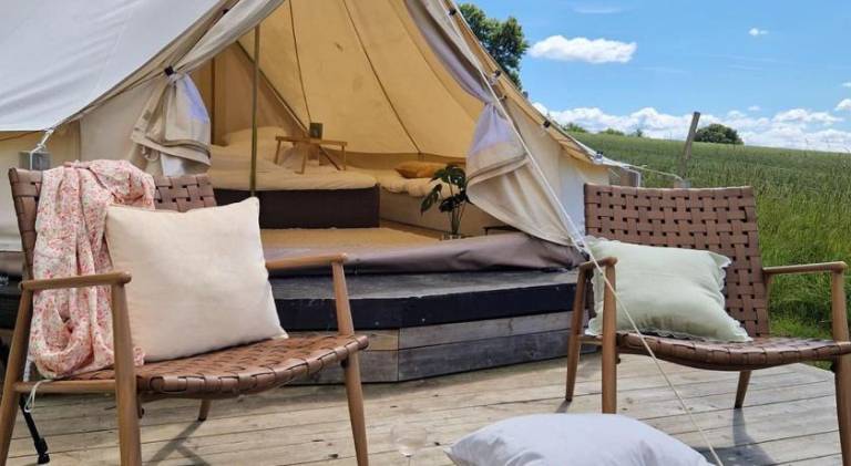 Tent with yard & terrace — photo 3