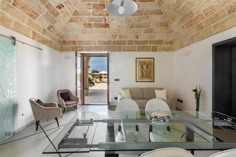 Holiday apartment with hot tub & pool — photo 4