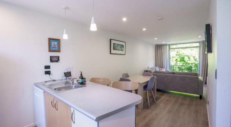 Rental apartment with hot tub | Next to Auckland Art Gallery Toi o Tāmaki — photo 2