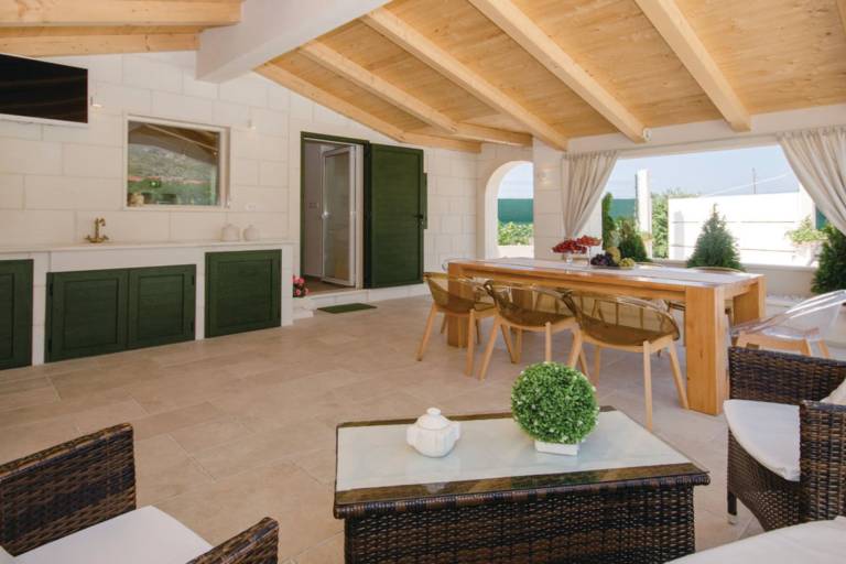 Child-friendly house with jacuzzi, BBQ & pool | Dogs allowed — photo 2
