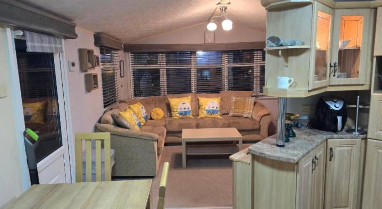 Wonderful 2 bedroom mobile home — photo 2