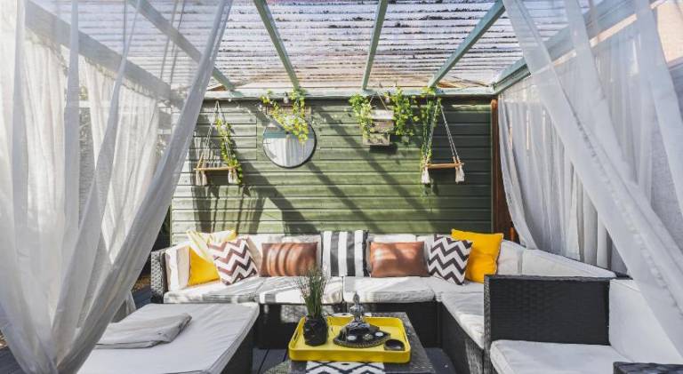 Vacation home with jacuzzi & sauna in London