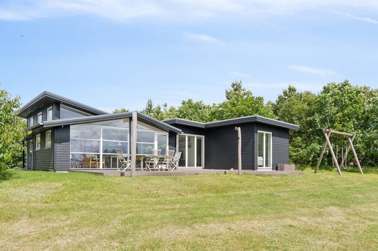 Wonderful house with patio | Sea view | Dogs allowed in Ebeltoft