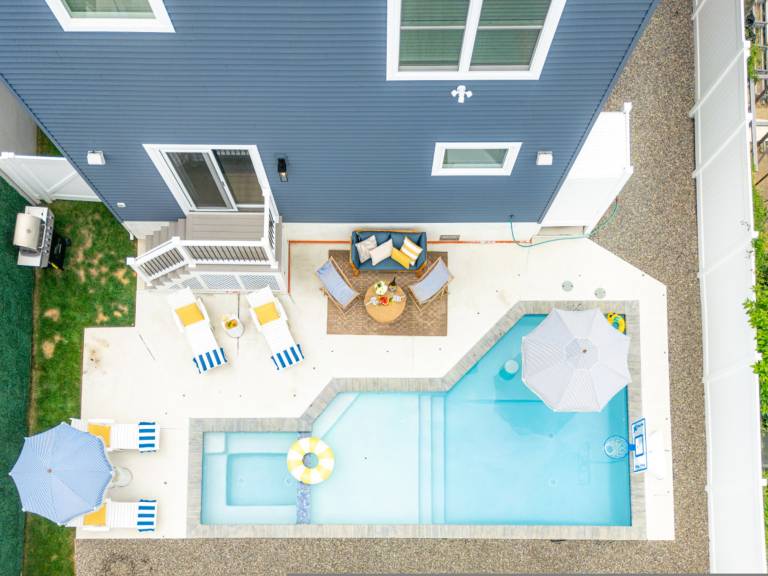 Villa with pool & yard — photo 2