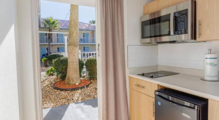 Dunes Inn & Suites - Tybee Island — photo 3