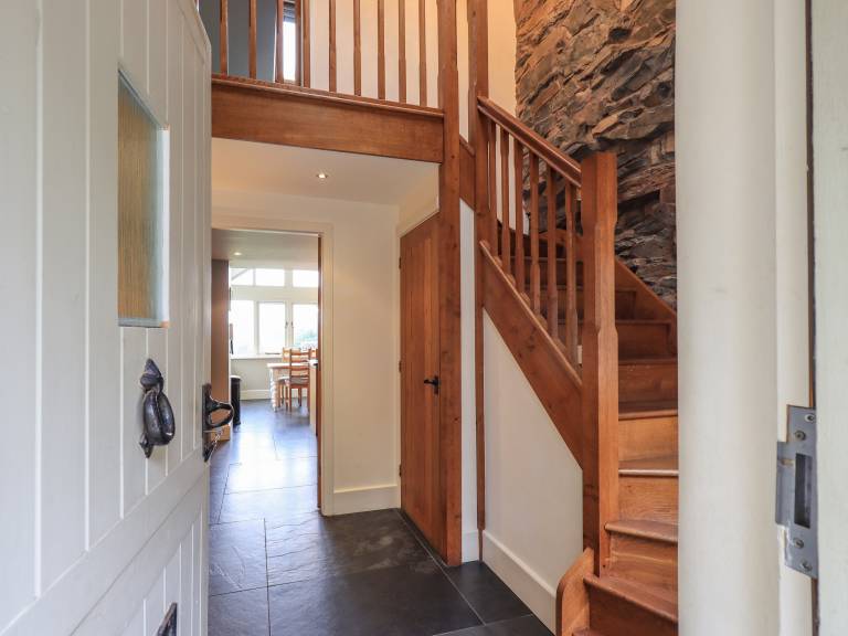 Family-friendly beautiful cottage with yard, terrace & hot tub | Dogs allowed — photo 2