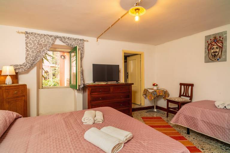 Pension 'Camera Familiare Vintage' with Shared Terrace and Wi-Fi — photo 5