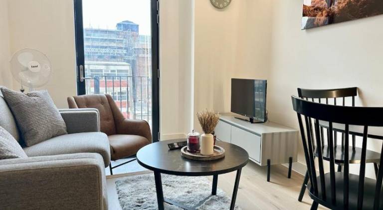 Apartment | Close to Museum of Science and Industry in Manchester