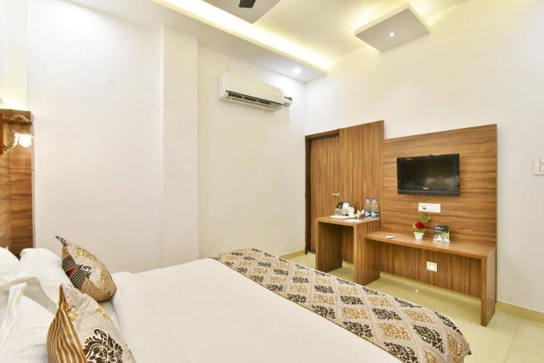 Hotel Sallow Premium in Amritsar