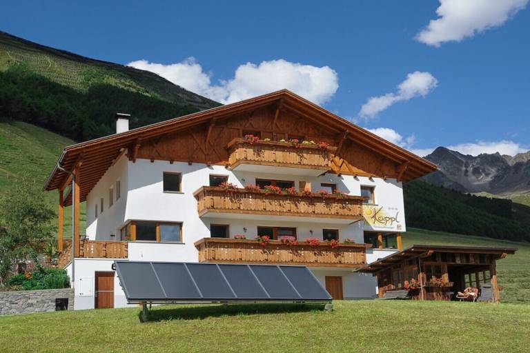 Ferienhaus mit Hund in Graun im Vinschgau, Reschensee f&uuml;r max. 5 Personen