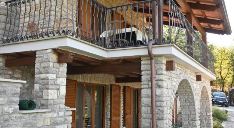 House with patio, garden & private pool — photo 4