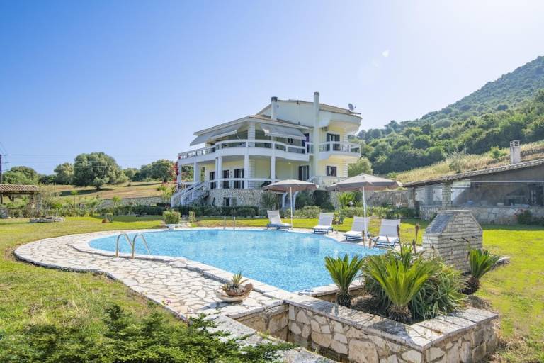 Βίλα Βόνιτσα