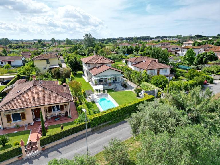 Family-friendly villa with pool, barbecue & terrace | Panoramic view | Pets allowed — photo 3