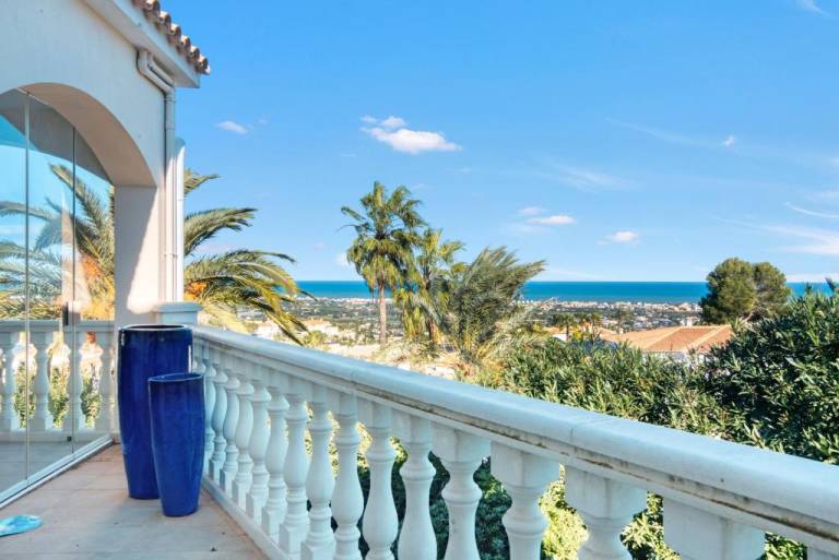 Child-friendly charming villa with barbeque, private pool & yard | Sea view | Pets allowed — photo 5