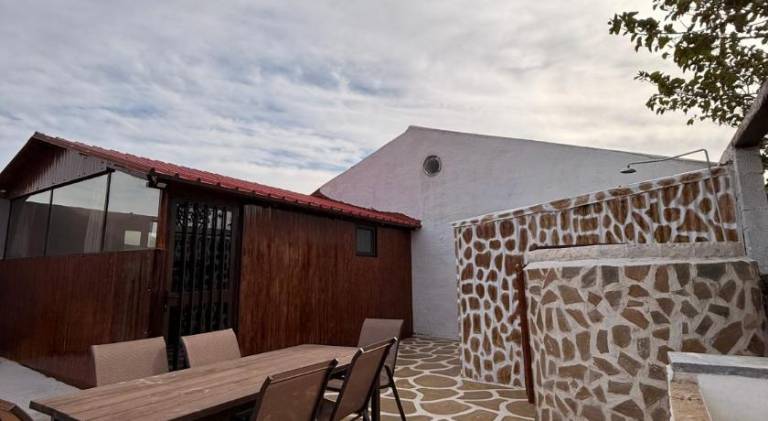 Chalet with patio | Pets are welcome in Kymi-Aliveri