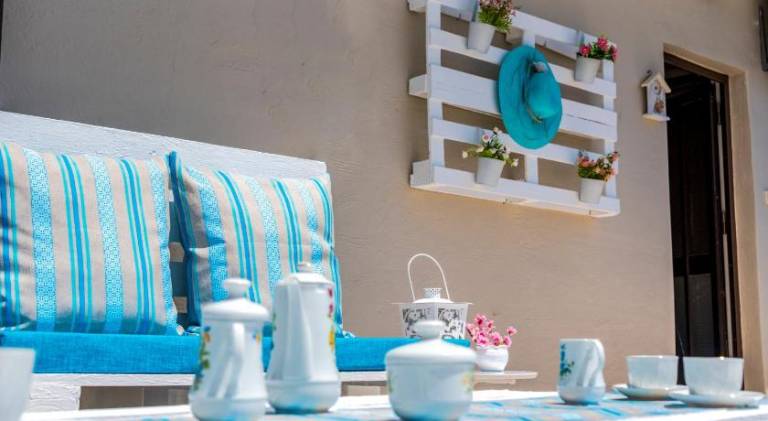 Pleasant rental apartment with terrace & garden | Next to the beach | Good for workation | Dogs allowed in Rethymno