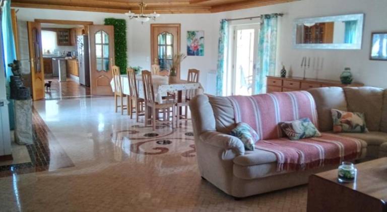 Vacation home with garden, barbecue & private pool — photo 3