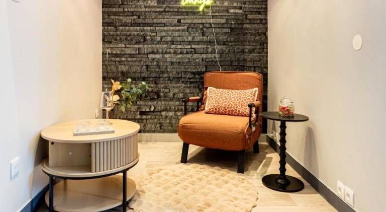 Apartment with patio & BBQ in Tours