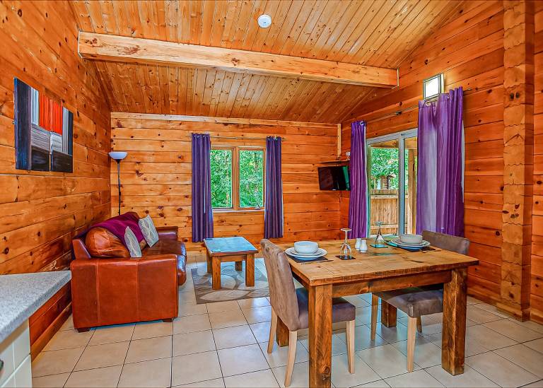 Woodpecker Log Cabin 2