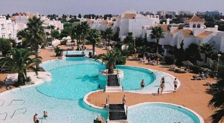 Apartment with pool | Pets allowed in Roquetas de Mar