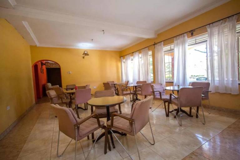 Jinja Safari Hotel — photo 3