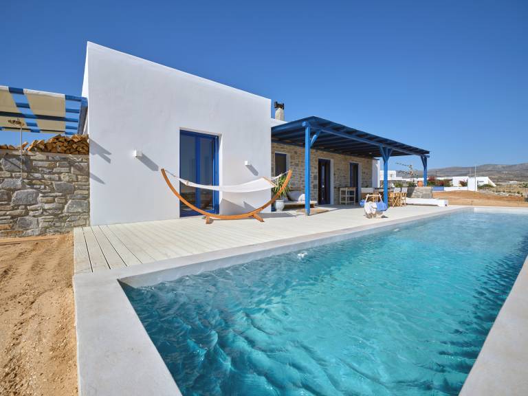 Child-friendly villa with yard & pool | Beach view | Pets are welcome in Paro
